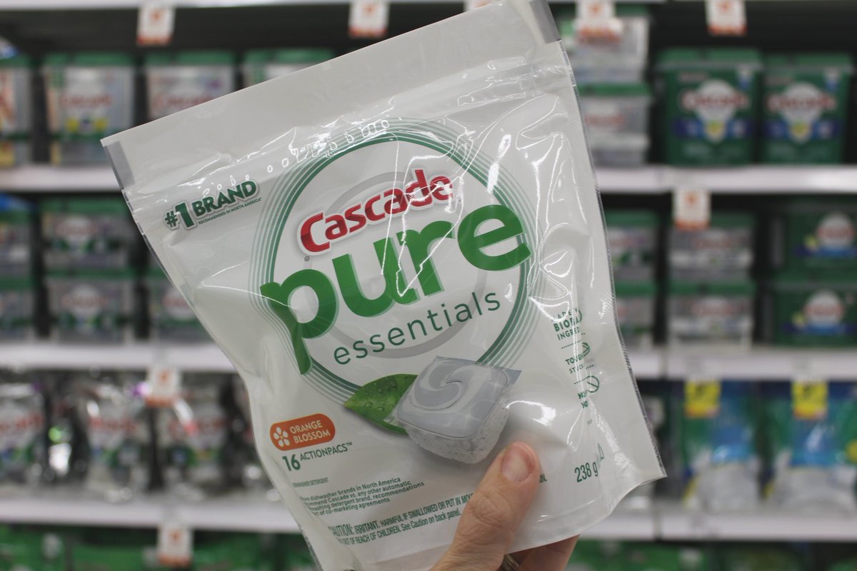 _lrbt_'s tweet image. #AD Stock up on @MyCascade pure essentials at @Meijer now through June 8th to receive $1 off bags or tubs when using the mPerks app. Worry less about housework and focus more on fun thanks to its simplified &amp;amp; hardworking formula. To shop: spr.ly/Amanda #PureEssentials