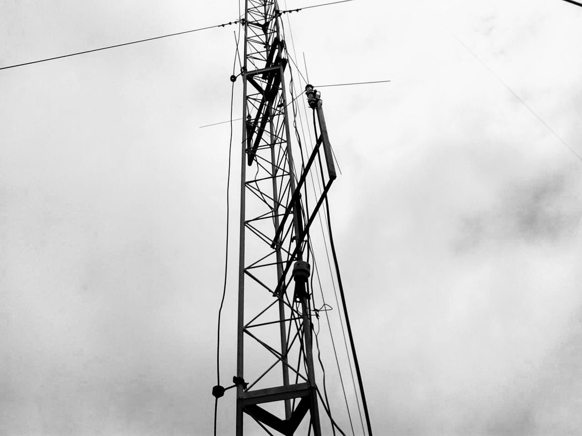 RadioOSG's tweet image. Estação de #PY5DCP defesa Civil do Paraná, localizada no palácio das Araucárias no centro Cívico Curitiba PR.

Contribuição #PY5LUI Luiz Moro 
.
.
.
.
.
#radioamador #hamradio #radioaficion #fema #civildefense #antenna #hamstation