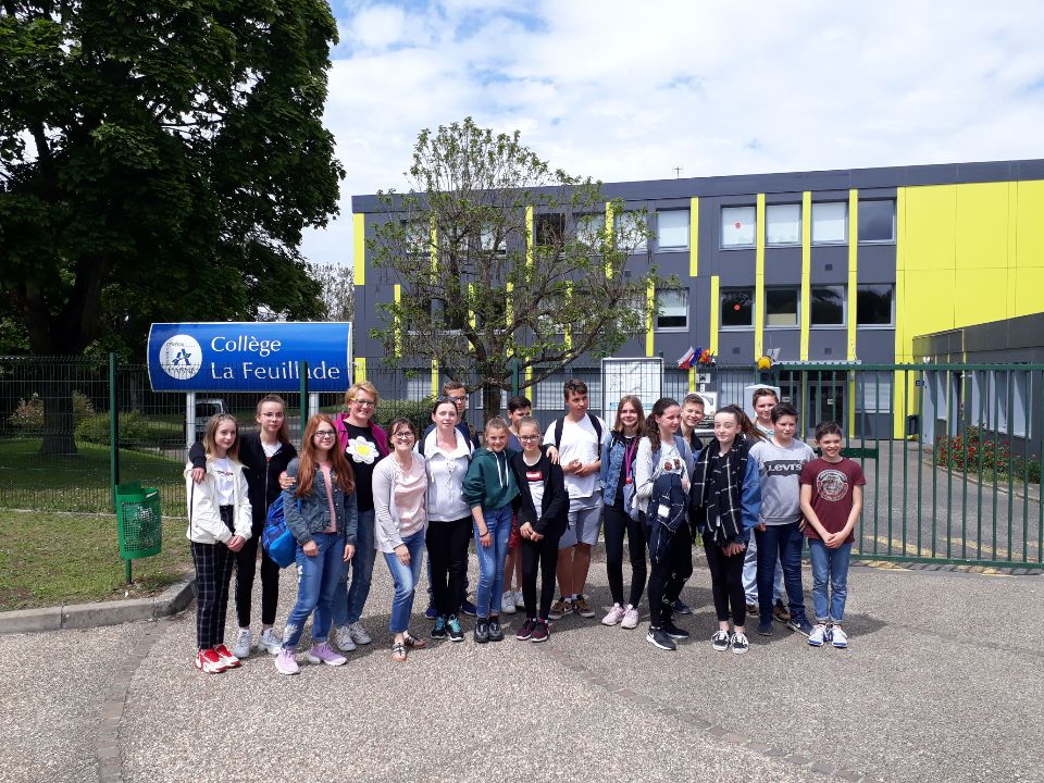 FeuilladeLa's tweet photo. La semaine ERASMUS + est à présent terminée... Nos amis polonais, espagnols et italiens sont bien rentrés. Beaucoup d'émotions au moment de se quitter...L'équipe de direction est fière du travail collectif accompli. Quelle aventure ! 
#ErasmusPlus #Euroentornos #Euroenvironments https://t.co/3UQSDezUwi