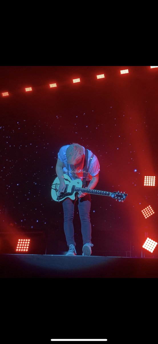 voidbIue's tweet photo. The Vamps 2019 - O2Arena #5yearsattheo2 had the best night saturday still cant get over how close i was from the lads. Thank you @TheVampsband for one of the best nights ๐@TheVampsBrad @TheVampsCon @TheVampsJames @TheVampsTristan https://t.co/TEdG9TjtPX