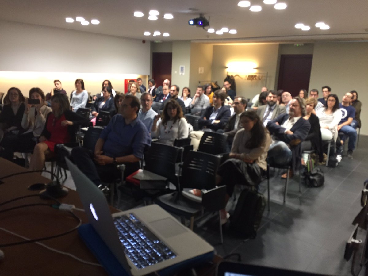hoyuelacarlos's tweet photo. Seguimos sin consenso en el abordaje de la hernia inguinal
Curso de Pared de la @SCatCir
@aecirujanos
#Pared2019 #HerniaSurgery https://t.co/2xIGTEspJn