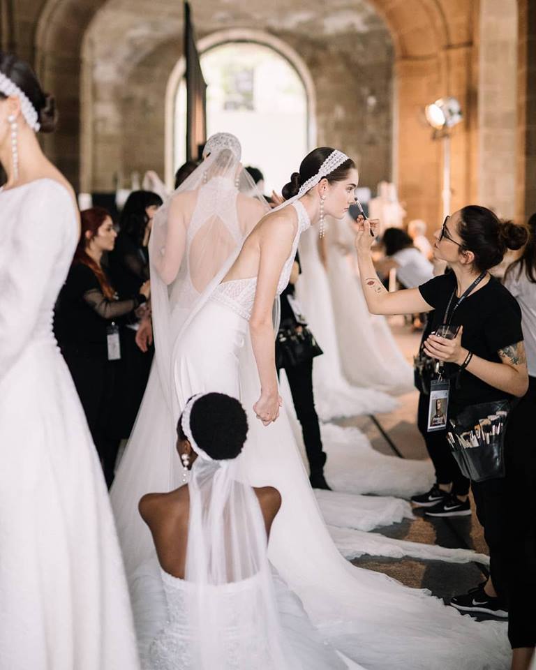 Te mostramos las imágenes de todos los desfiles de la recientemente celebrada pasarela Valmont Barcelona Bridal Fashion Week. Descubre las colecciones 2020 de novia, invitadas y novio de 35 firmas nacionales e internacionales. ¡¡Pura inspiración!! noviasselect.es/leer/Pasarela-…