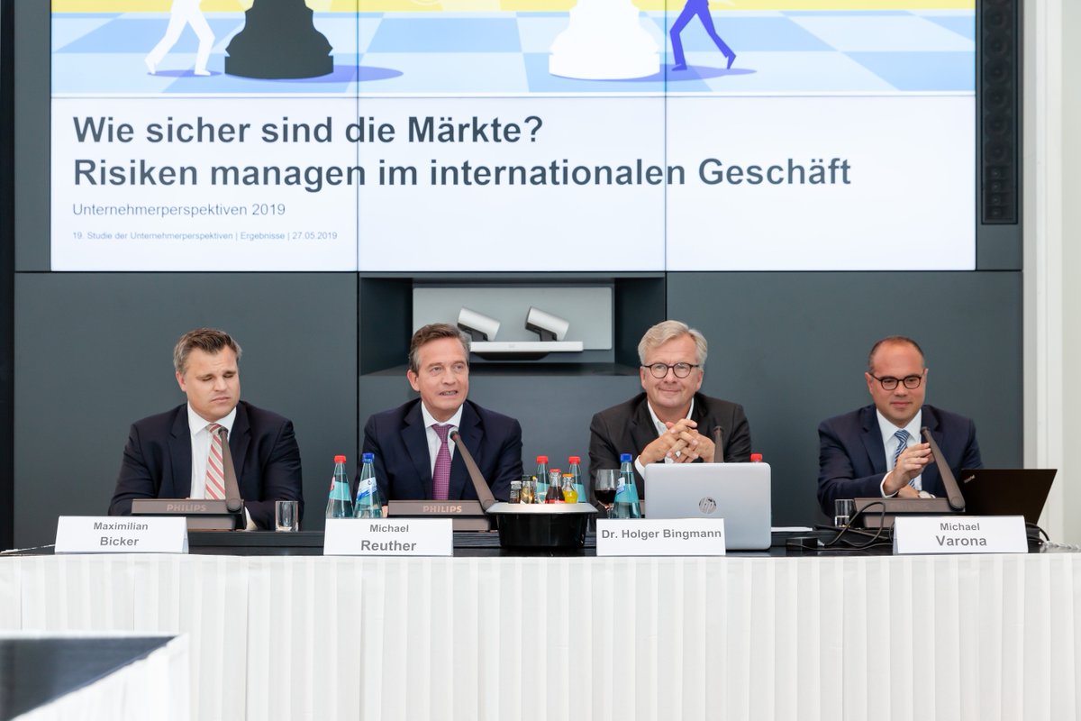 commerzbank's tweet photo. Wie sicher sind die Märkte? Risiken managen im internationalen Geschäft: Unser Firmenkundenvorstand Michael #Reuther stellt gemeinsam mit Schirmherr @HolgerBingmann unsere neue Mittelstandsstudie #Unternehmerperspektiven vor. Wir sind live dabei! https://t.co/dn30zUJh8i @Der_BGA https://t.co/n1IkcSPdvc