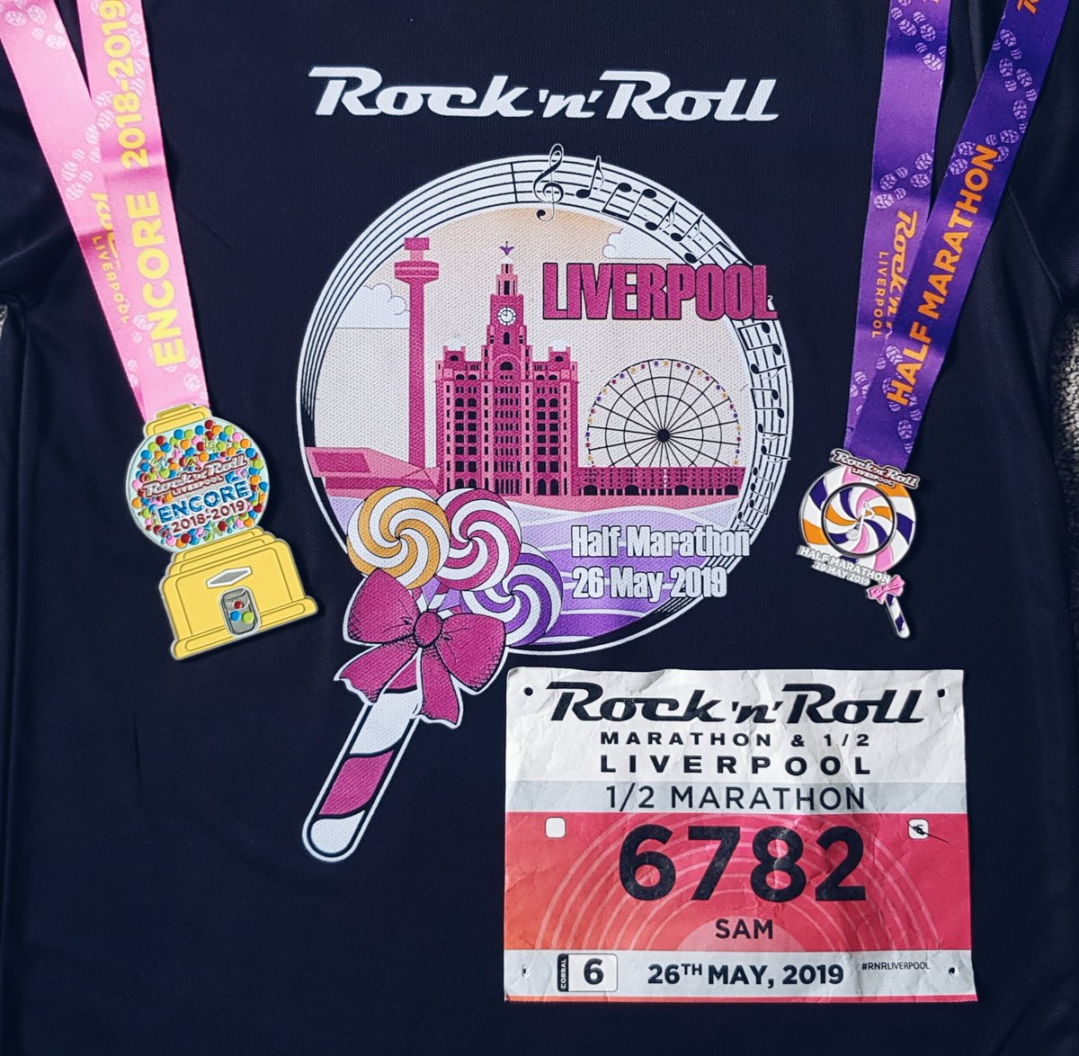 SamLawr3's tweet image. #MedalMonday from #RnRLiverpool 🎸🎤🎶

Love this event! Hotel, 5k &amp;amp; HM booked for next year...benefits of husband getting a new PB/my sulky face all day yesterday cos he beat mine....😂👏 #happywifehappylife 

@RnRLiverpool @runr_uk @OfficialPCA @racecheck #visorclub #runner