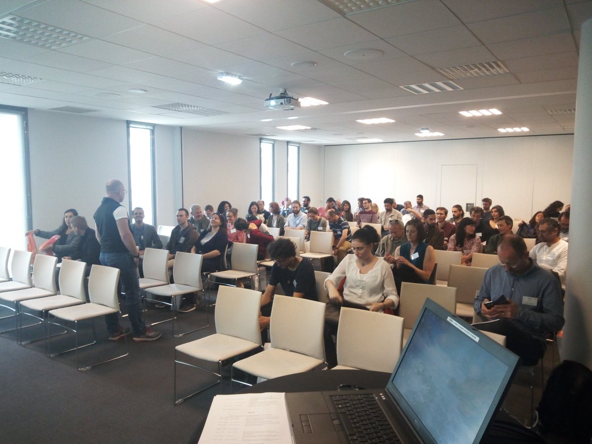 INRAE_Lutte_Bio's tweet photo. #entom2019 est lancé ! Après un accueil convivial des participants, et une courte introduction de #Xavier #Fauvergue : la session démarre par une très intéressante conférence de #Lucian #Fusu sur la #taxonomie #intégrative des #microhyménoptères #parasitoïdes. @antibes_jlp #SEF https://t.co/IEbNXOdKiQ