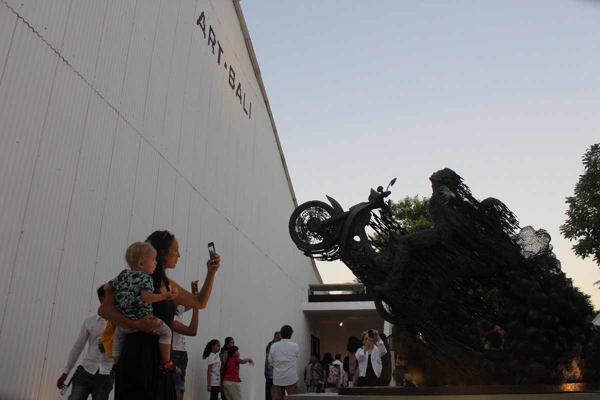 Visual Art Exhibition “Balinese Masters: Aesthetic DNA Trajectories of Balinese Visual Art” on May 25 – July 14, 2019 at AB•BC Building Nusa Dua.

Catch various artworks from 34 Balinese artists and communities! From kite installation works to intimate and erotic works.