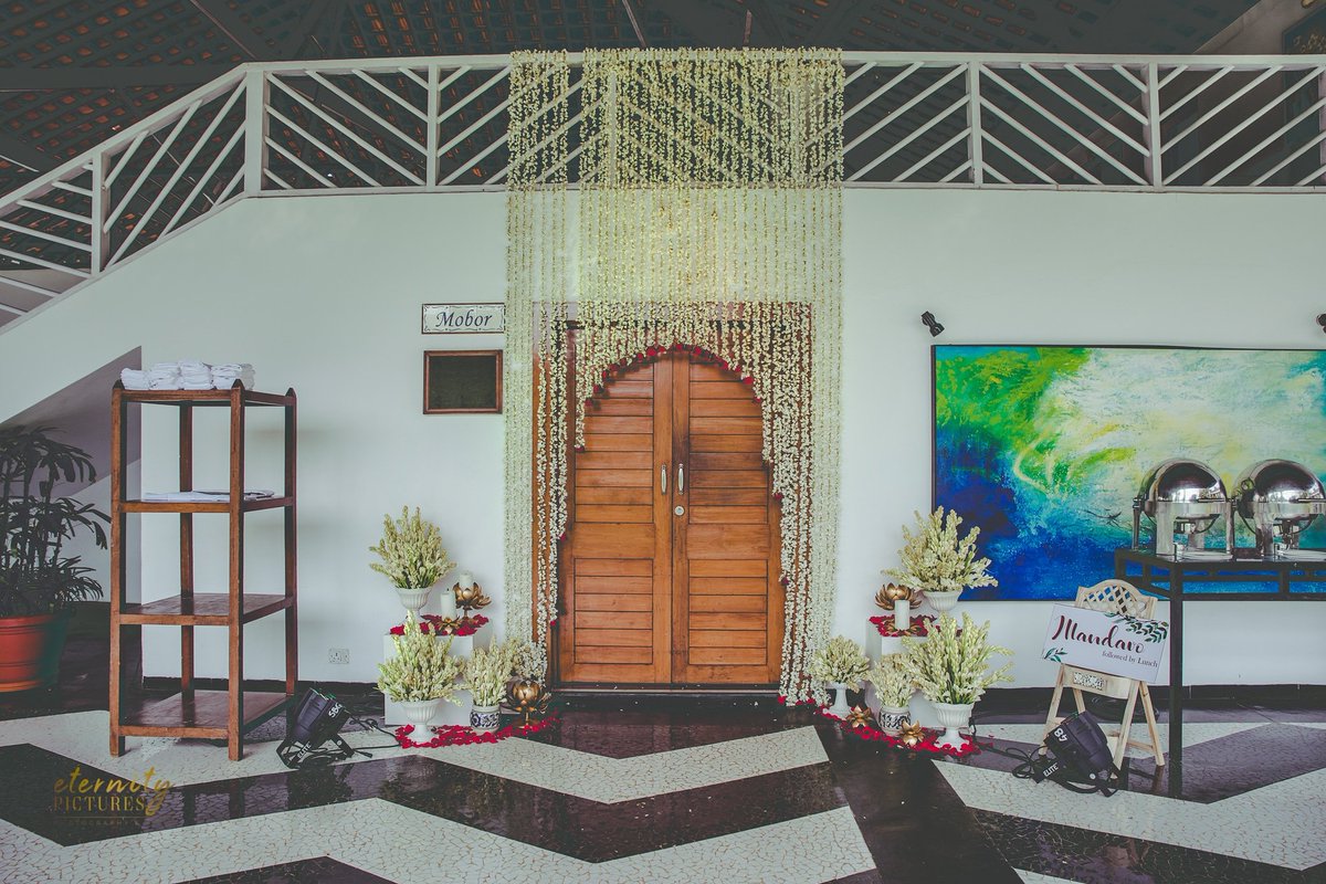 ByGarema's tweet photo. Flowers are an intrinsic part of Indian rituals!!
#destinationwedding #goawedding #indianwedding #floraldecor #freshflowers #indiantuberose #indianweddingplanner #weddingdecorations #bridestobe #weddingsindia #nriweddings #weddingplanners #indianbrides #international #gkww https://t.co/ZdSMMoTJIc