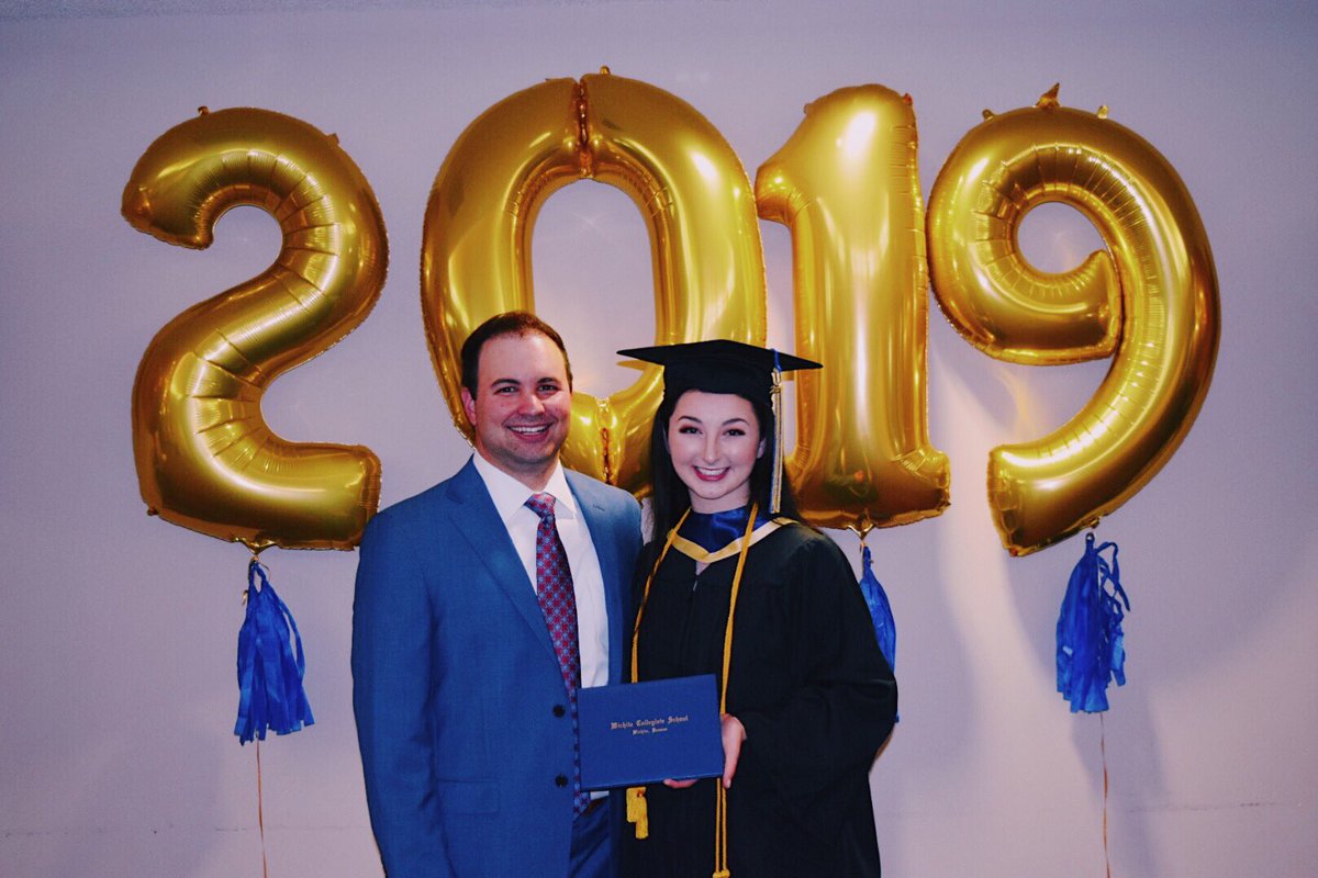 zoe_corrigan's tweet photo. officially a WCS alum!
#probatedignum ππ https://t.co/iIsX9ZKnPH