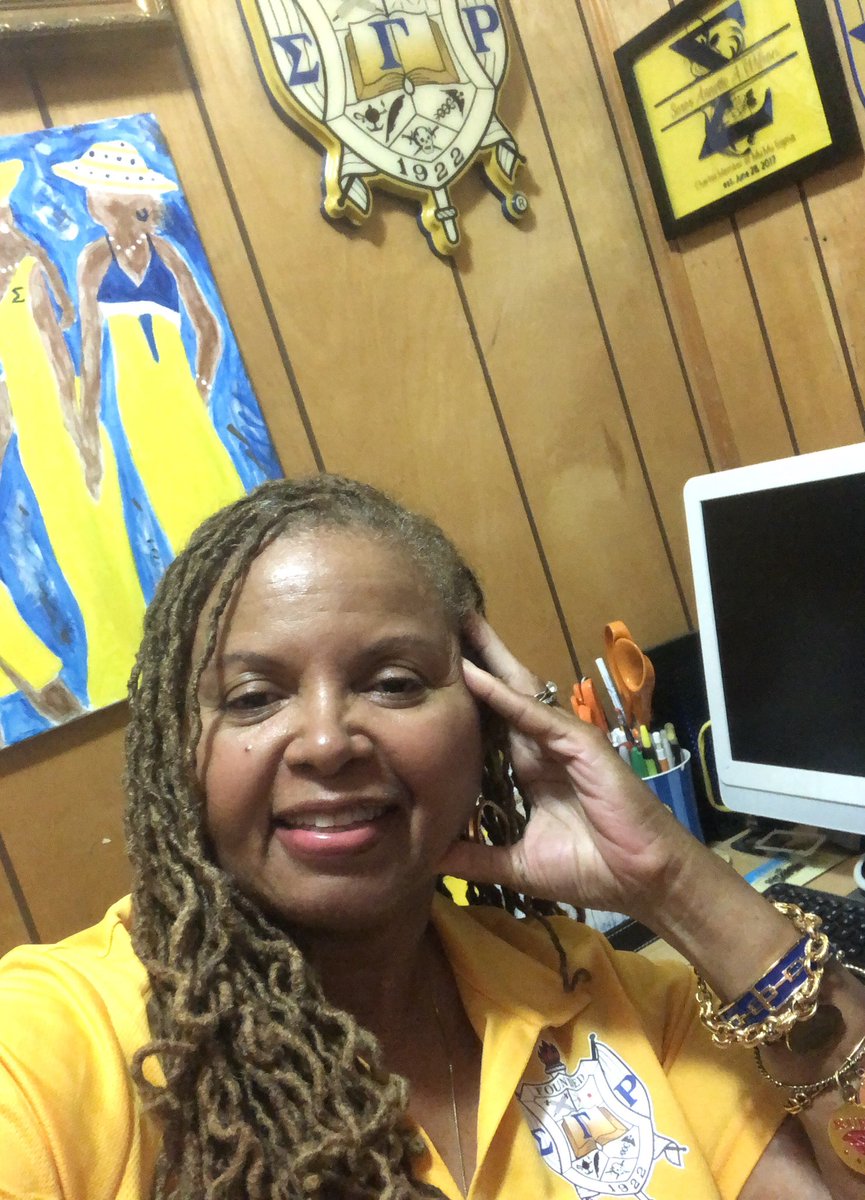 SoFlaSgr22's tweet photo. May 27, 1976 #SGRho #SigmaGammaRho #EpsilonDelta #EDMade @fsuSGRho ❤️💛 #Sigmaversary #43 #LifeMember #RubyMember #seeyaatBoule2020 💙💛 Accepting all love offerings ‘cause y’all love me 😂😂😂😍🤗 $Nette62817 https://t.co/SpGh4GgAMj