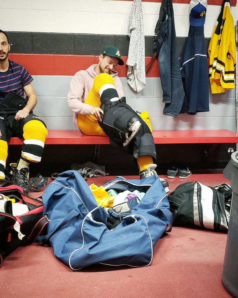 Cross Bees Hockey Club tweet media
