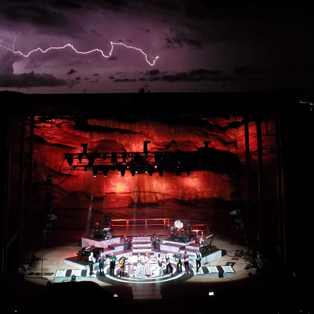williestyle's tweet photo. @Celtic_Woman was ⚡⚡⚡ tonight @RedRockAmp https://t.co/Sot7qkRN8H