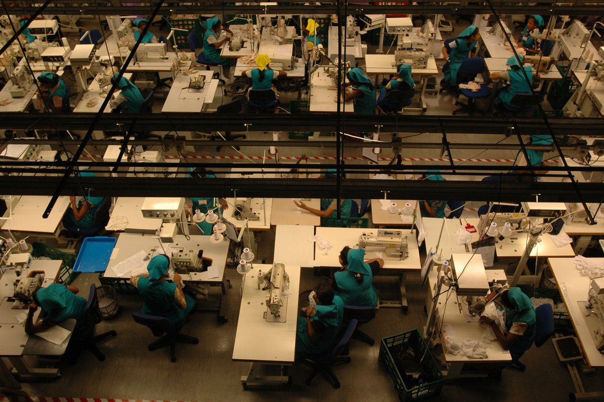 WastraByWazir's tweet photo. Growing demand of #apparel, rise of large #brands, favourable global trade dynamics &amp; government support make it the best time to invest in #apparel manufacturing in #India. Wastra can help set-up efficient garment factories to tap the potential.
#WastraInsights #WazirAdvisors https://t.co/jlbSMNsECo