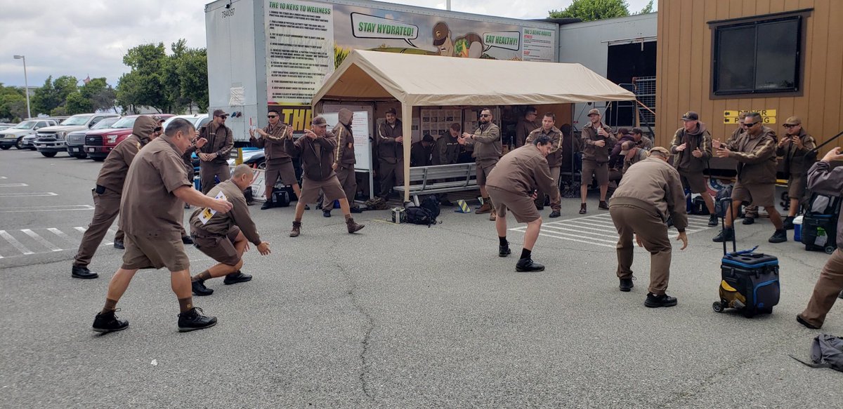 UPSOntarioDDST's tweet photo. Dynamic warm ups 😎 let’s  start the day preventing injuries ! #ups #upsers #ddst #upssafety #socalsosafe #ddst #ontario #9169 https://t.co/3qo7q0Js3N