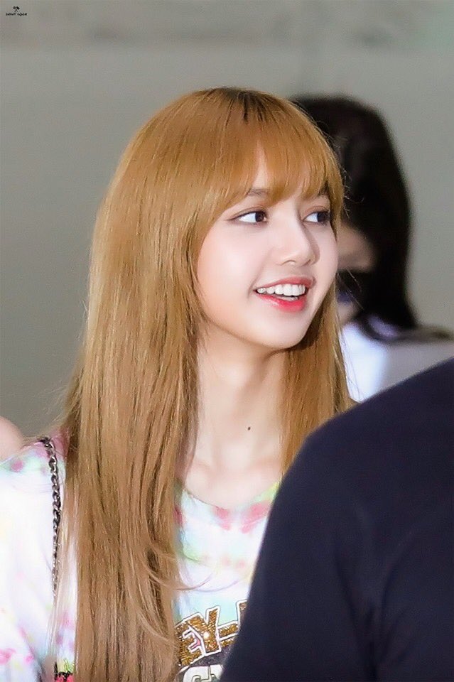 ifitisyou_'s tweet photo. โอ๊ยย นุ้งละลายอีกแล้ว #LISA  #BLACKPINKinPARIS https://t.co/c8bropgCBH