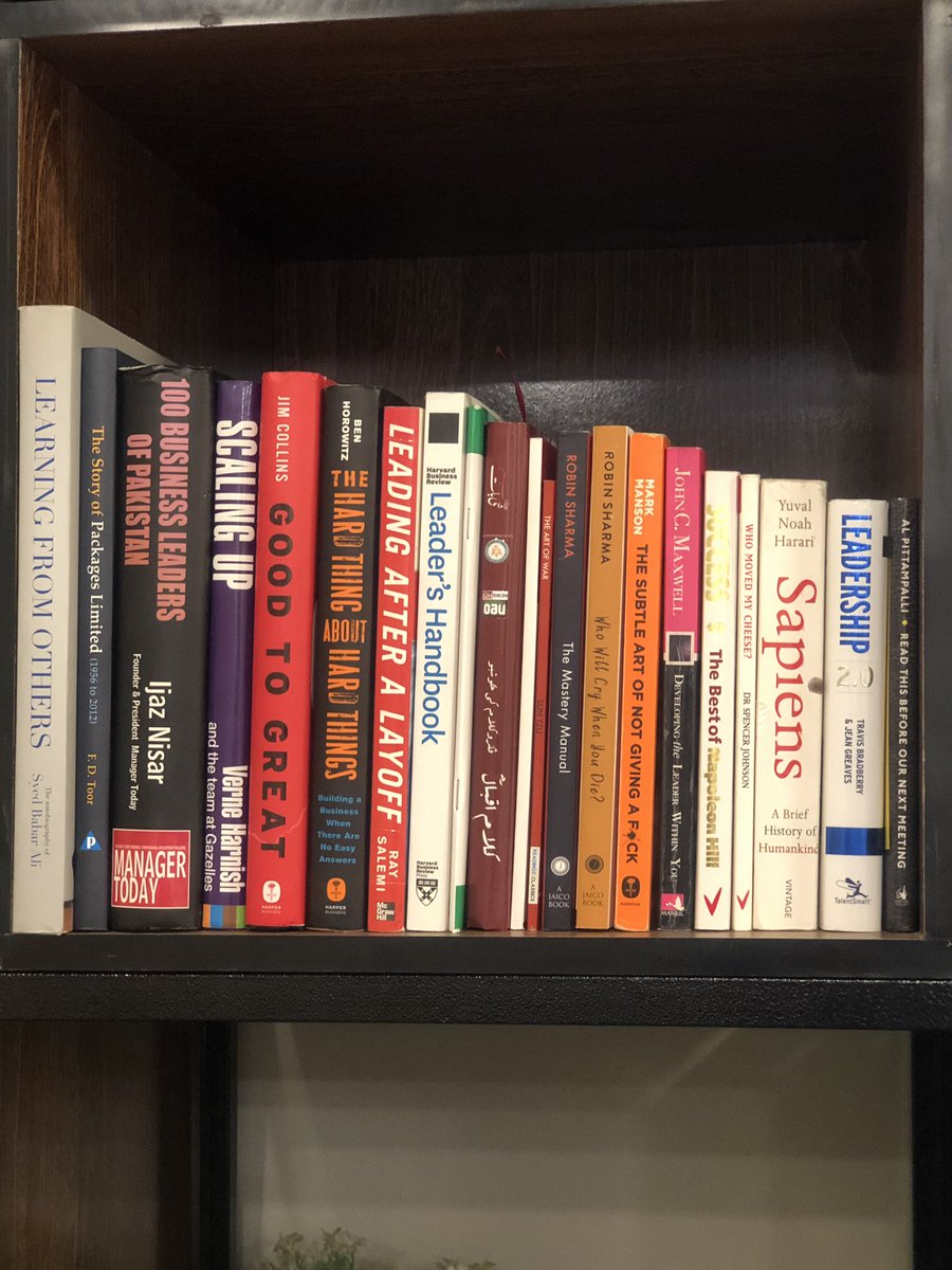 id92_pk's tweet photo. Do you see any of your favourites? What’s on your bookshelf? #ID92 #ThinkInnovateChange https://t.co/Mt1ANCqhOP