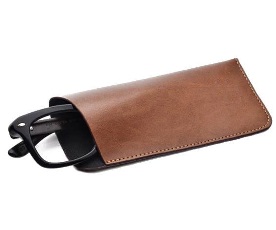 FocusPacking's tweet photo. Eyewear pouch collection by FOCUS PACKAGING.🕶🌞 

#eyewear #eyeweardesign #leathergoods #leathercase #leatherdesign #case #eyewearcase #handmade #crafts #glasses #sunglasses #glassescase #sunglassescase #carbon #carbonfiber #眼鏡ケース #めがねケース #サングラスケース https://t.co/wWfGv463Yp