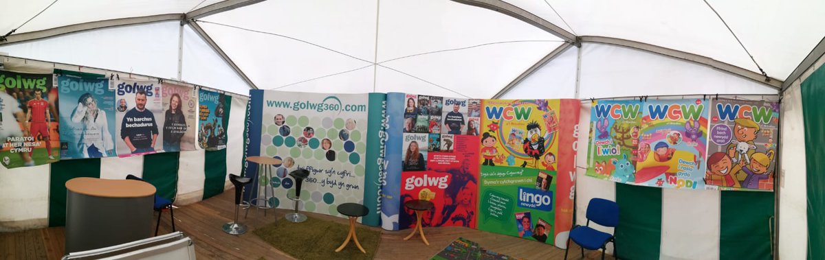 Bro__360's tweet photo. Oes na unrhyw un o Arfon neu Geredigion yn cystadlu yn yr @Urdd heddi?
Wrth gwrs bod e!
Dewch draw at @Guto_Sion a @lowri_fron yn stondin Golwg /Bro360 i gyfrannu lluniau, canlyniadau a fideos i FLOG BYW Bro360 o'r Steddfod, neu rhannwch straeon gyda'r hashnod #Bro360
👍 https://t.co/GD59IjZATt