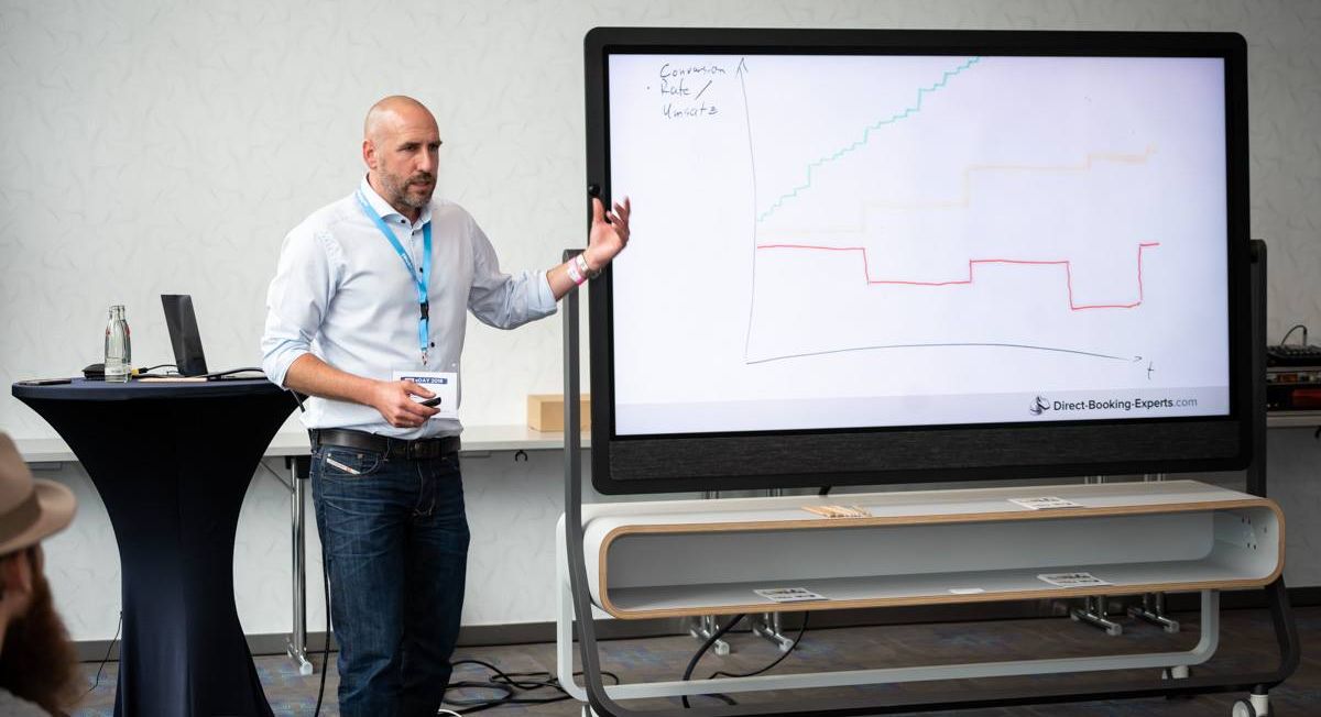 HSMA_DE's tweet photo. HSMA eDay Programm in wenigen Tagen online - Jetzt noch zur Trust Rate anmelden - Sneak Preview Speaker/Innen, Formate und Themen #hotellerierockt #hsmaeday19 #bethere https://t.co/SV8M5x4QFA https://t.co/vj1US8frxd