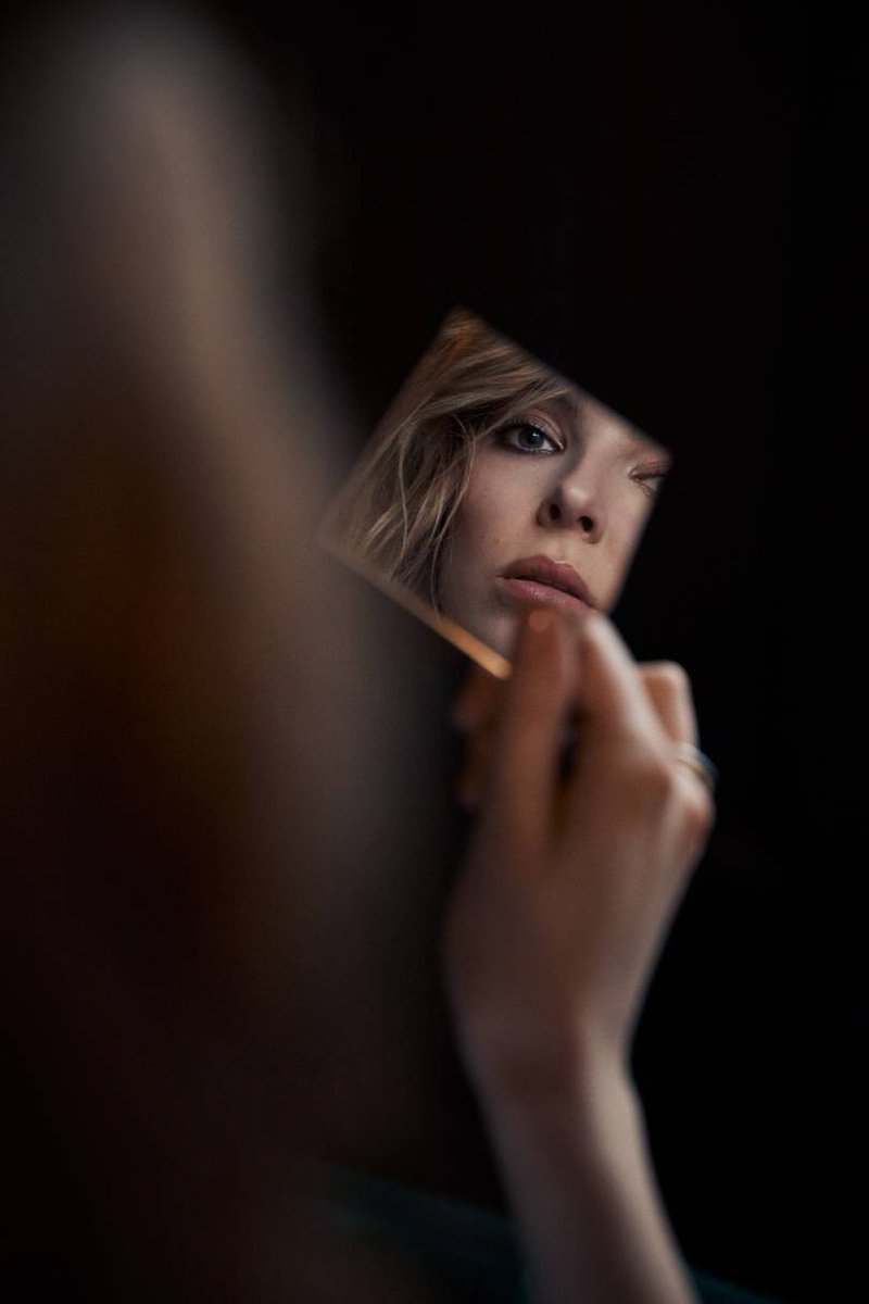 comergetme's tweet photo. everybody say thank u jodie comer https://t.co/si9DfXMeKh