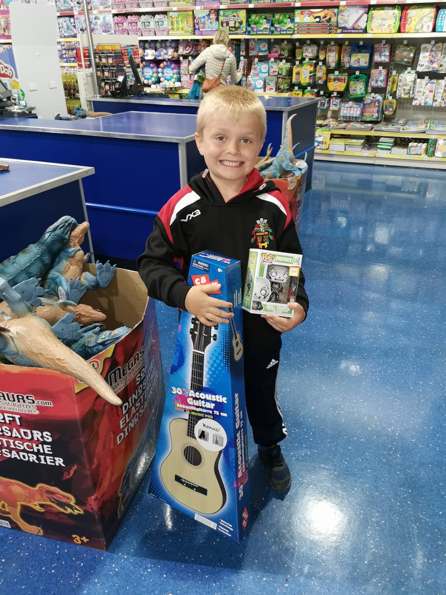 DunvantU10s's tweet photo. Not only is Lewi playing great rugby, thanks to the competition he is going to be a Rock Star! πΈπΈπΈ When he makes it, free tickets for the team! πππ @emmap1per @DunvantU7s @SmythsToysUK #racenight #dreamsdocometrue #dunvantfamily #golewi #passtheearplugs https://t.co/BdjJZI99f6