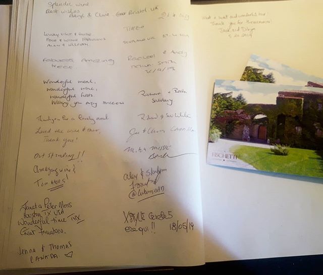 Tenuta Moscamento Etna nord est #Fischetti 
I will remeber you...🌋🍷🍷🍇
#guests #messaggi #winelover #winetour #vineyard #oldvine #alberello #nerellomascalese #nerellocappuccio #carricante #catarratto #etnawine #sicily #igwine #winelover #chef #sommelier #restaurant #blogg…