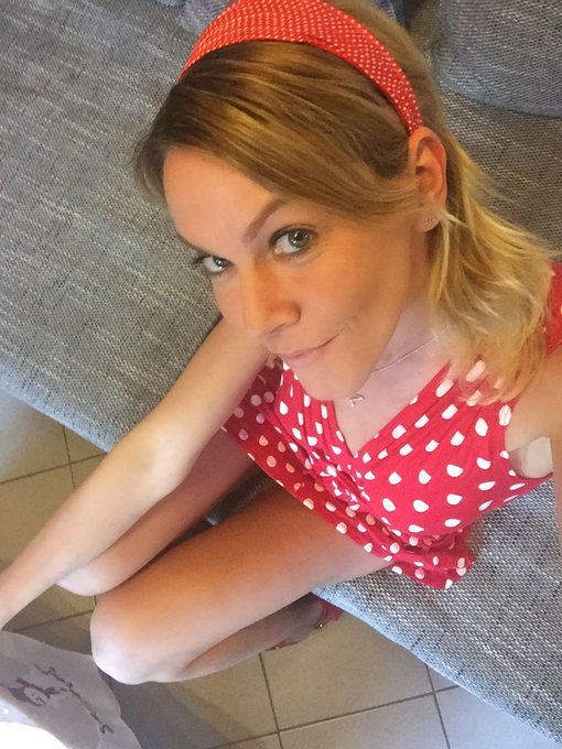 Guten Morgen ☀️☀️ ich w&uuml;nsche euch einen guten Start in die Woche ⏰ #mileyweasel #mydirtyhobby #selfie<a href="/tag/selfie"class="tags"><span>#selfie</span></a><a href="/tag/polkadots"class="tags"><span>#polkadots</span></a><a href="/tag/selfieday"class="tags"><span>#selfieday</span></a><a href="/tag/selfiemonday"class="tags"><span>#selfiemonday</span></a><a href="/tag/mydirtyhobby"class="tags"><span>#mydirtyhobby</span></a>