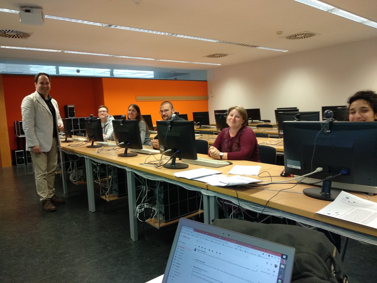 After closing the 2nd #Staffweek at #UJI, some of the attendees accepted to devote some of their lunchtime to help us do usability tests over the <a href="/CefEsmo/">ESMO Project</a> Services &amp; allowed us to collect some valuable feedback with real user in a real environment. Thanks for coming! @inea_eu  🙂