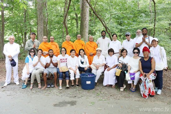 DMCupdates's tweet photo. วัดพระธรรมกายจอร์เจีย ประเทศสหรัฐอเมริกา จัดงานบุญวันอาทิตย์ และพิธีปล่อยสัตว์ปล่อยปลาให้ชีวิตสัตว์เป็นทาน https://t.co/E5BCoV0lAt https://t.co/kw4P3Qybvt