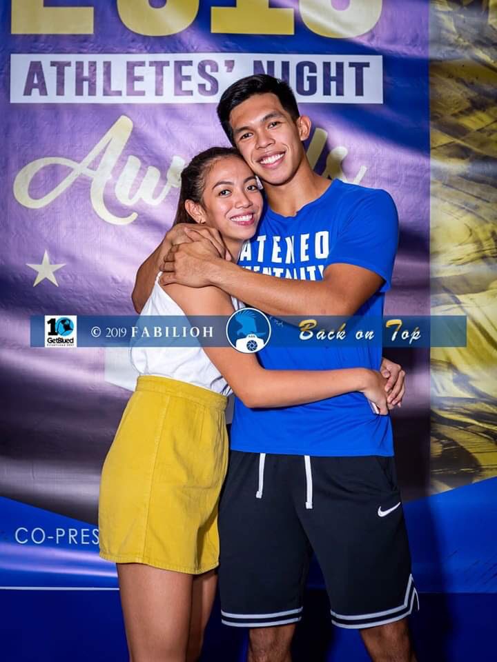LolaTiboy's tweet photo. Alam nyo yung kilig na hindi pilit? Ito yun eh! Kahit hindi ninyo i push may sparks talaga! Saka magkahawig din sila ohπ #JuRdyπ kaway kaway @abscbnsports π€ https://t.co/hxFfvDrJXC
