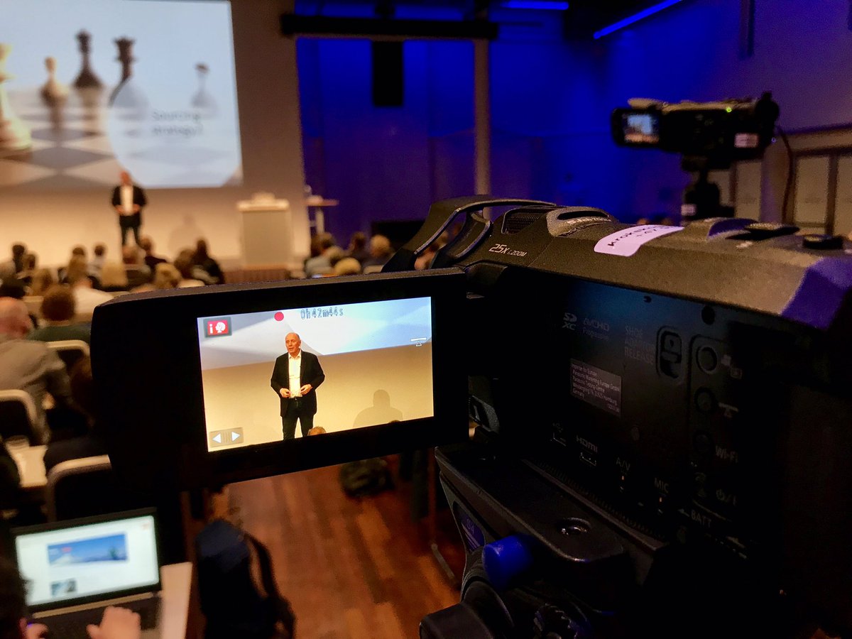 mrjorgen's tweet photo. I dag står jeg bak kamera som frivillig utpekt amatørfotograf på konferansen Smidig digitalisering 2019. #SmidigDig #smidig #Smidigkonferansen https://t.co/UtrOUOLcrr