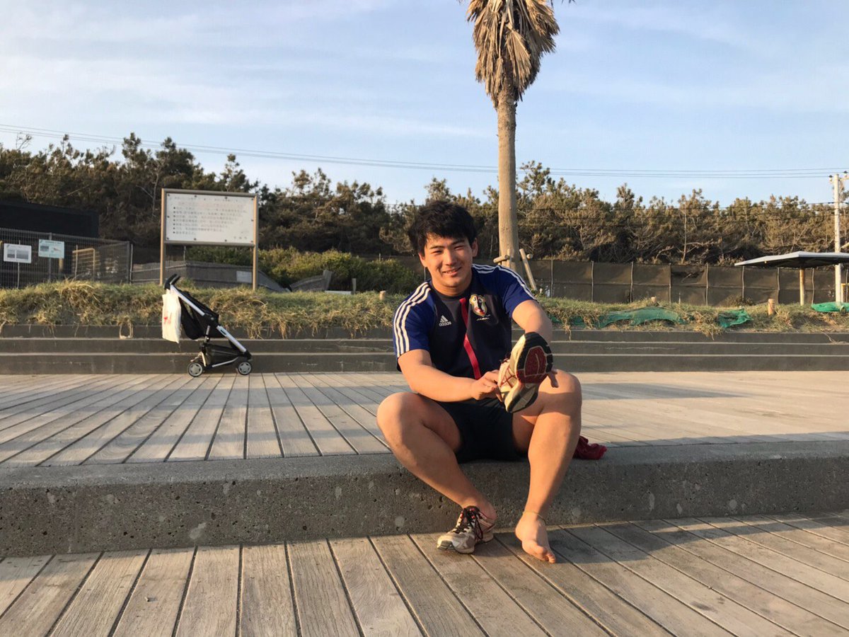 tcurfc634's tweet photo. 【選手】〜新4年生〜
矢崎大地  CTB/FB
都市工学科
県立日川高校出身

都市大ラグビー部の主将🌸🌸
誰よりも責任感をもち部活を引っ張ってくれています💪
たまに面白いことを言って部活の雰囲気を和ませてくれる一面も、😏✨
#春から都市大 
#都市大ラグビー部 
#選手紹介 https://t.co/GOhFzzQR5X