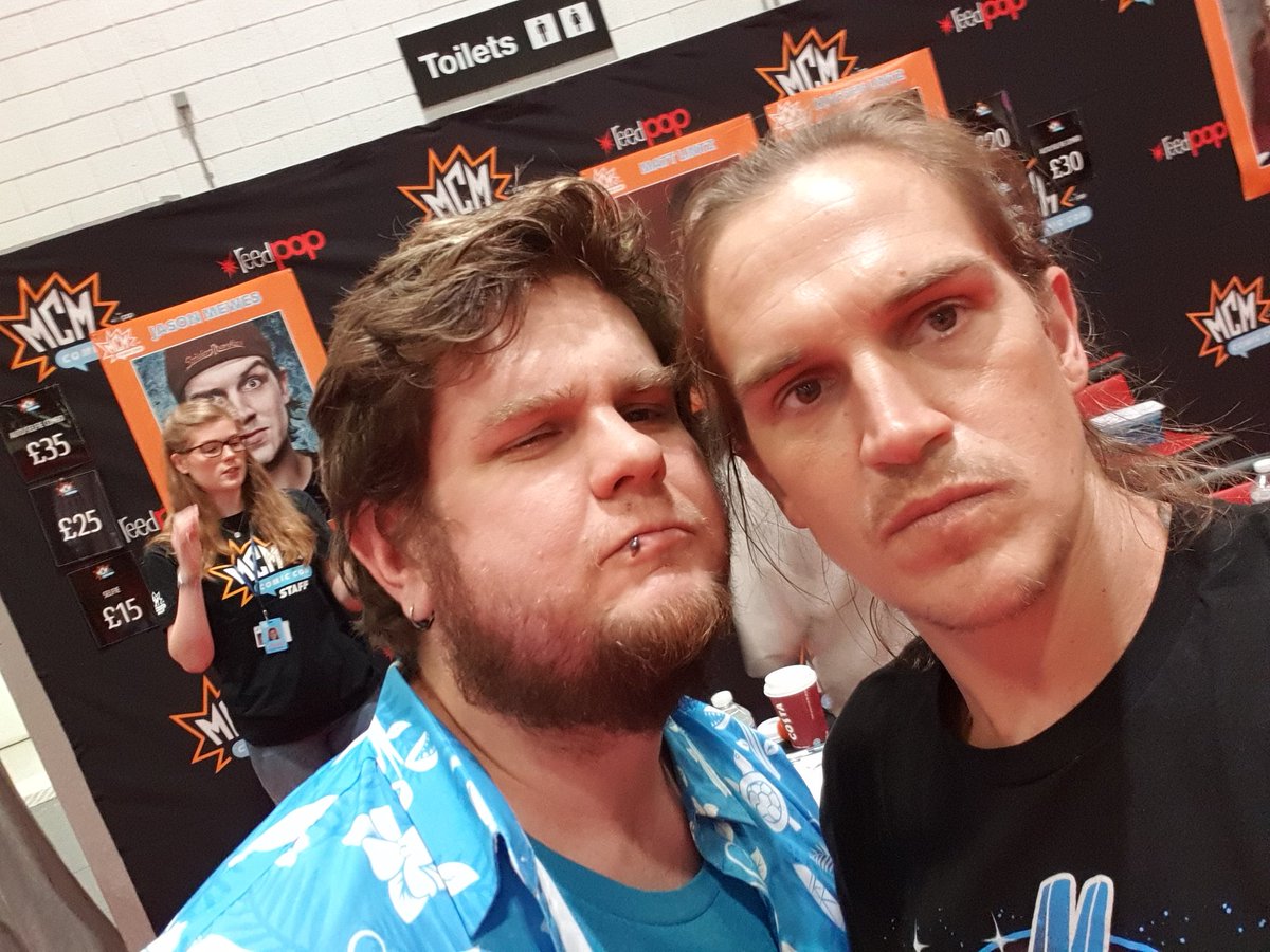 NoakseyV1's tweet photo. #WWbros #WWdiary When you go to @MCMComicCon and get a chance to meet one of the duo you'd wish were you friends with, @ThatKevinSmith @JasonMewes https://t.co/CXnxzNIpZk