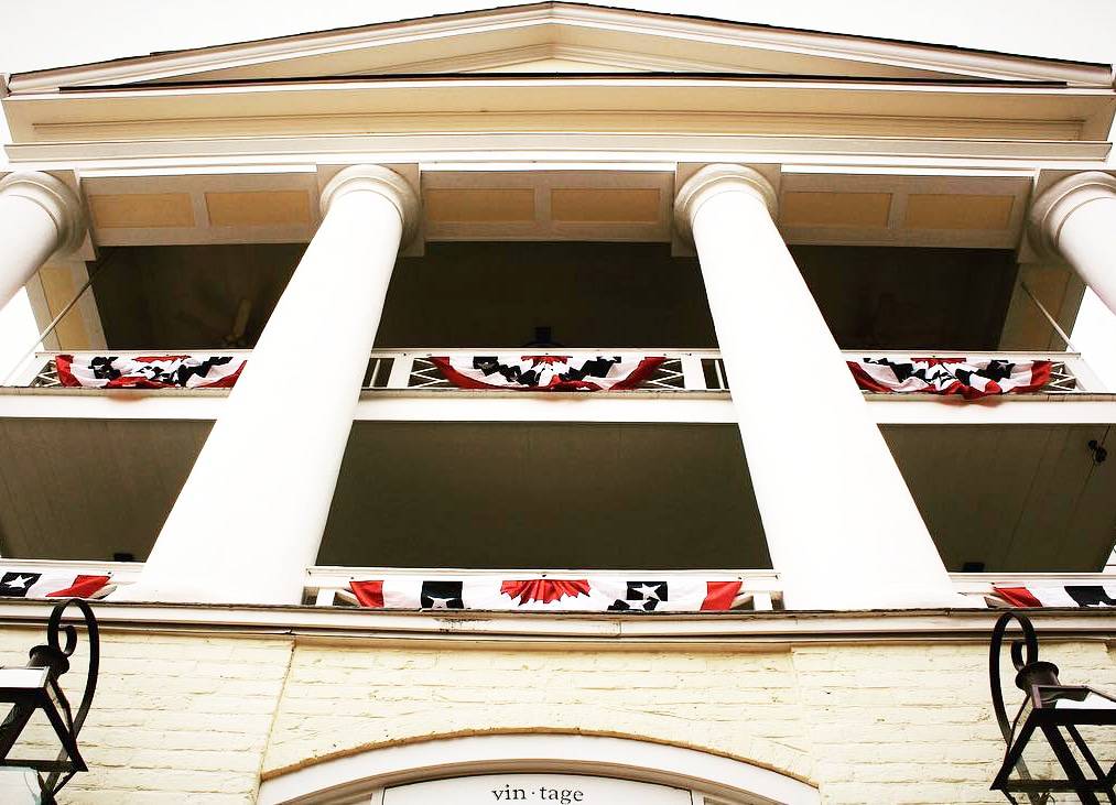 Remembering and Honoring. 
#HappyMemorialDay 🇺🇲