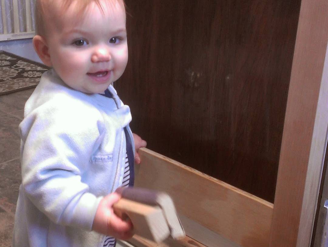 myhomemadehome's tweet photo. My favorite discovery of all time. How to make a temporary counter on the cheap. With a little help from my little. ☺️❤️
https://t.co/rMwJ1ADsKL
#handylady #handmade #bloggerssparkle #InfluencerRT #myhome https://t.co/ndaKS3bsFx