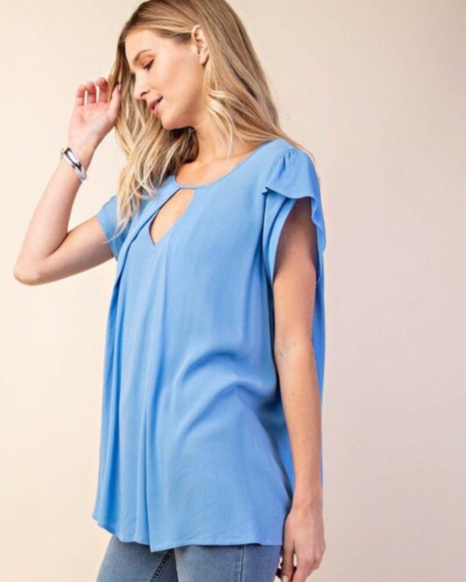 studiotostreet's tweet image. This flutter-sleeve, key-hole top is perfect for the warm summer weather! Use the code "MemorialDay" for 20% off EVERYTHING! Shop this and more new arrivals here: ow.ly/lUYn50un8g0