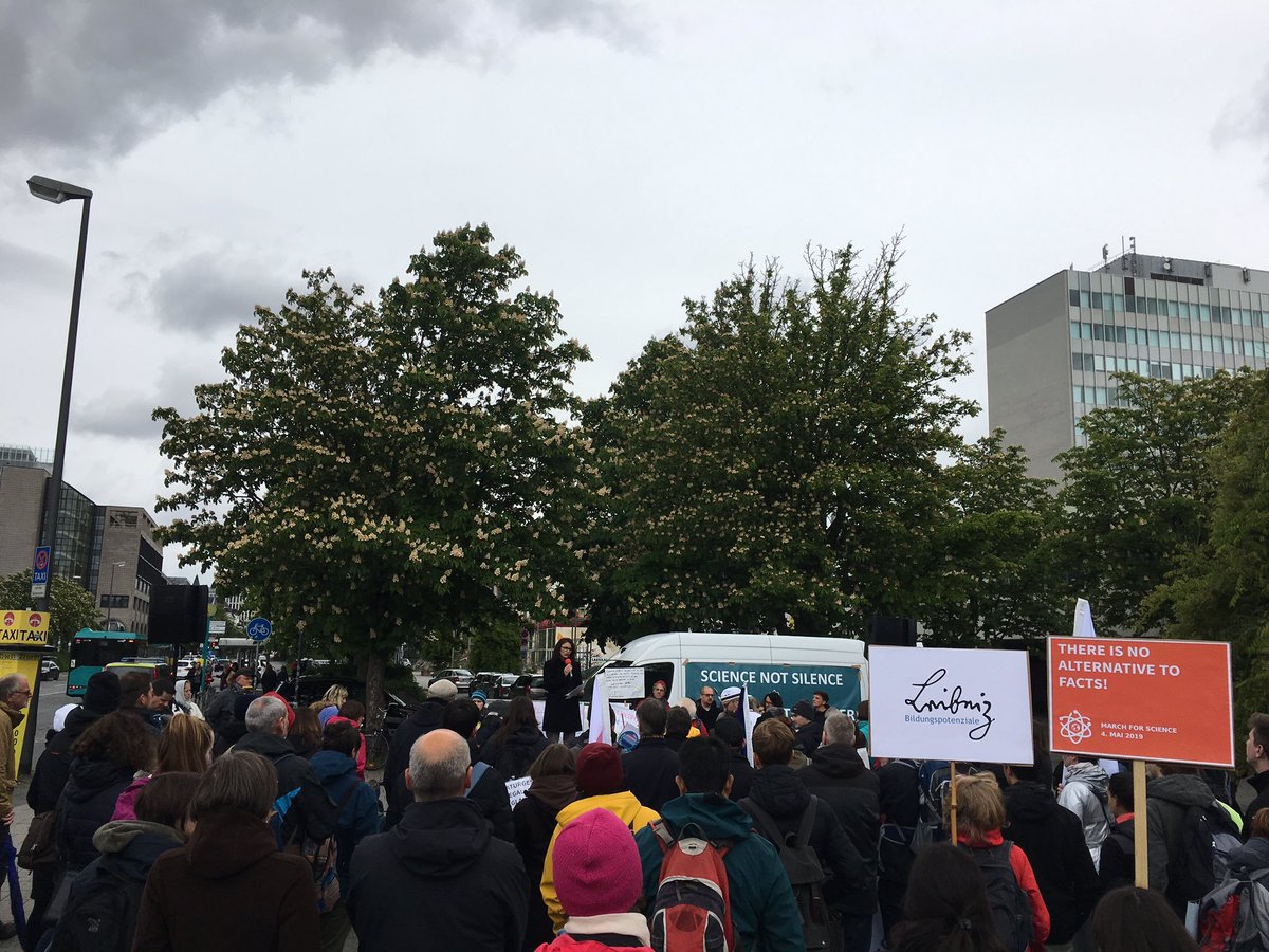 SciMarchPerth's tweet photo. As the end of May approaches we would like to share some of our fav global photos from March for Science 2019. The places include Alaska, California, Chile & Frankfurt. Part 1/4 #MarchForSciene2019 #May4Science @DrPanMD @SacScienceMarch https://t.co/yMJLyFbtRF