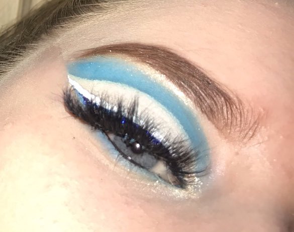 beckyjjrx's tweet photo. Only recently just started out with playing with makeup. So here’s one of the looks I created yesterday whilst I was bored. Blue on blue liner, with blue glitter and a cut crease. 
I plan on doing more looks.
#makeup #eyeshadow #dolllashes #revolution #SAMPLEBEAUTY https://t.co/yRxI7Tuva2