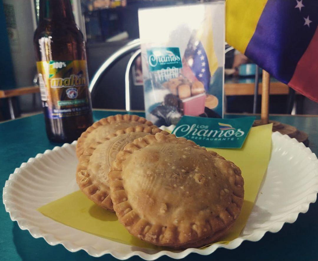 LosChamosMx's tweet photo. Haciendo homenaje a los deliciosos desayunos de las tierras andinas, tenemos para usted PASTELITOS!! https://t.co/a92wv7CcSo