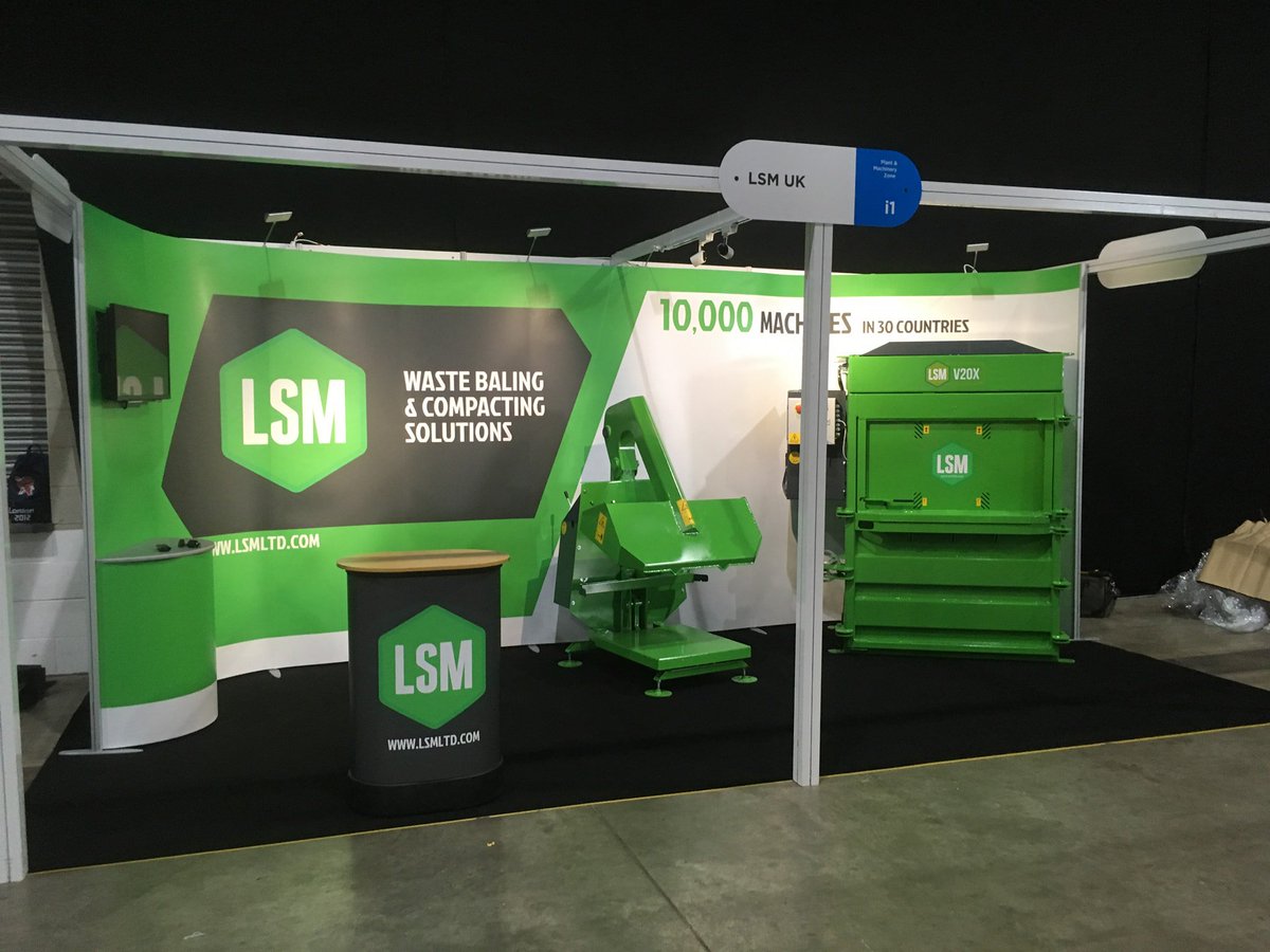 FocusISOframe's tweet photo. How fantastic does LSM Engineerings' ISOframe Wave look at Let's Recycle Live in Coventry! It's EVEN TALLER with an extension bringing it to 2 and a half meters tall! AND it's still so portable!#ISOframe #ISOframeWave #LSM #LSMengineering #LetsRecycleLive #FocusISOframe #Display https://t.co/4Nl8y2iqvL