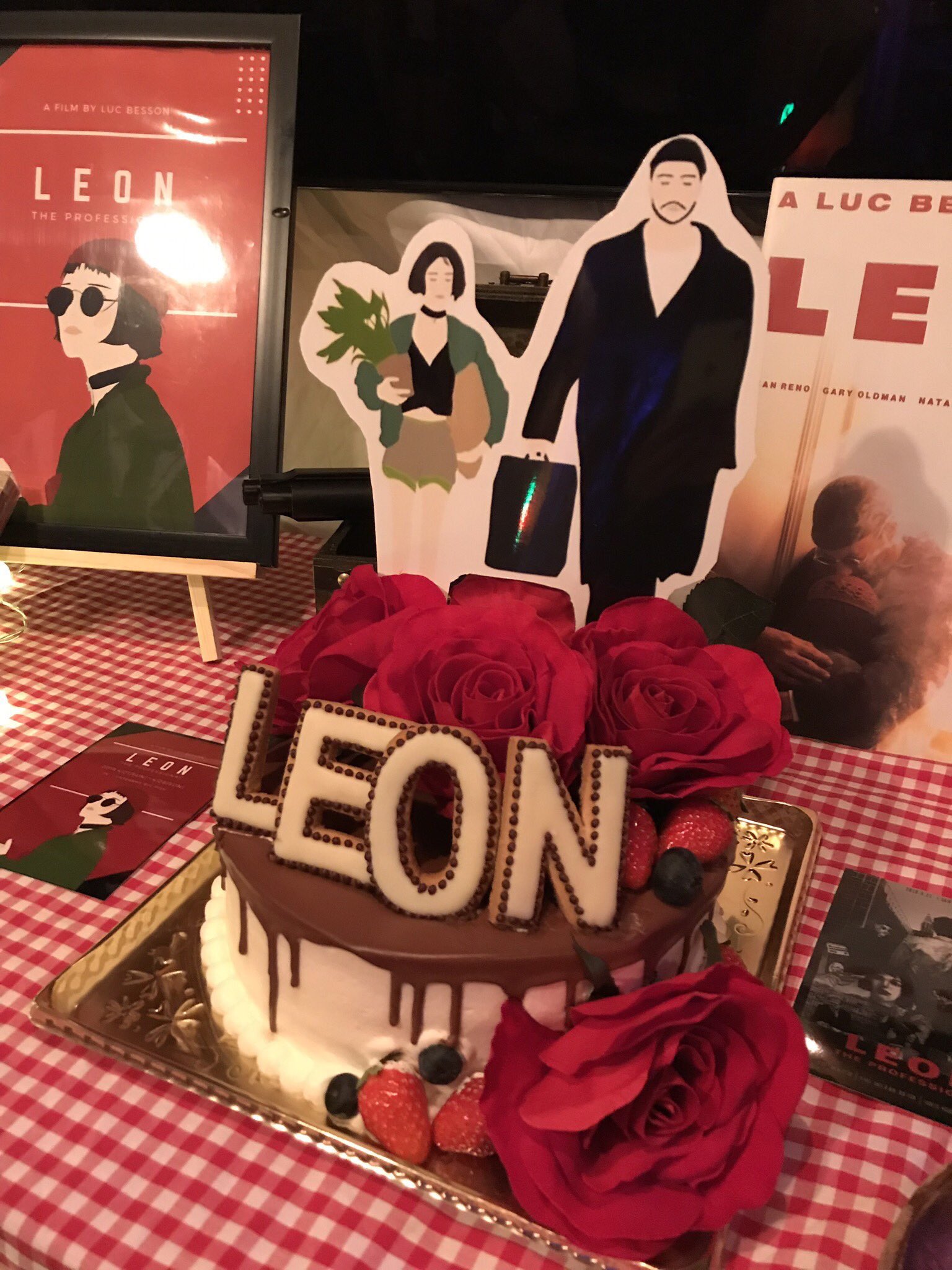 تويتر Leo على تويتر 映画のパーティーにちなんだケーキをいつも作っています T Co Gk18qxe4fr