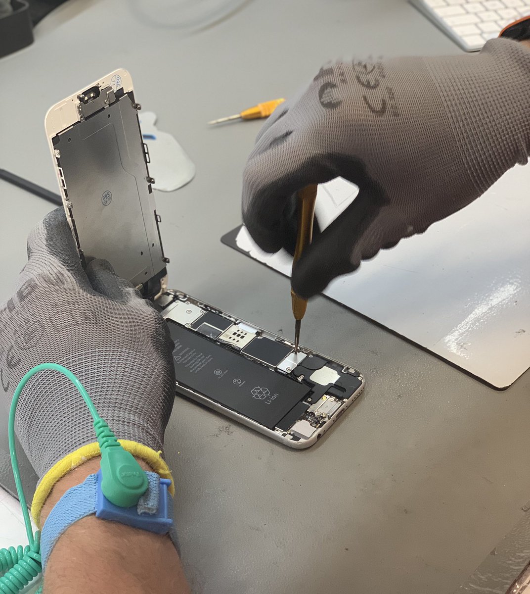 Wist je dat MediaMarkt ook telefoons repareert? Kom langs bij onze Power Service balie voor meer info! #mediamarktdenhaag #mediamarkt #denhaag #reparatie #iphone