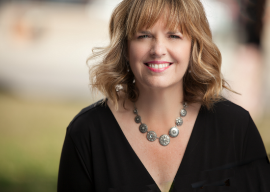 CareerProCanada's tweet photo. CPC Member Shelly Elsliger is known as “The LinkedIn Super-Woman”. @CathMilton interviews her to learn how she made that happen  https://t.co/wIOuRyQ7z0  #LinkedInPro #CareerPros https://t.co/SvAjJHaOF2