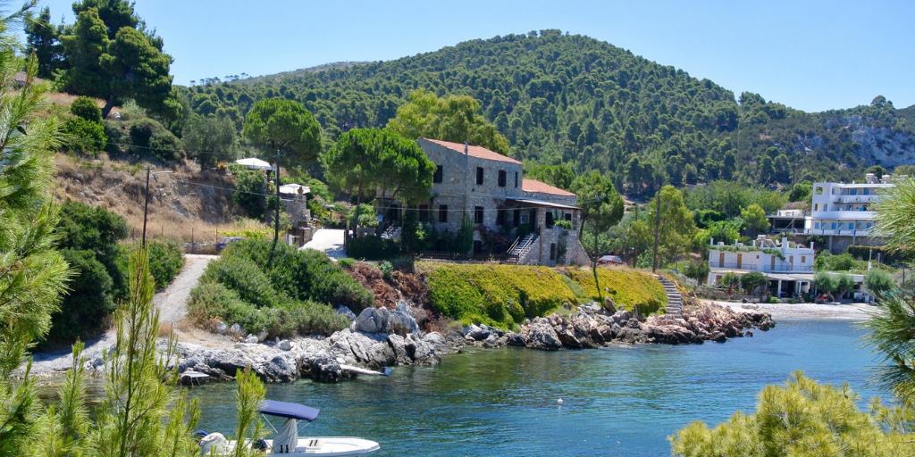 The first in the summer season of #holidays begins 30 June here...🌻

8 facilitators offering #yoga, #photography #singing #dance #comedy #bodywork #abseiling #kayaking #writing 

7 nights inclusive of all meals, accommodation, courses &amp; activities: £725

skyros.com