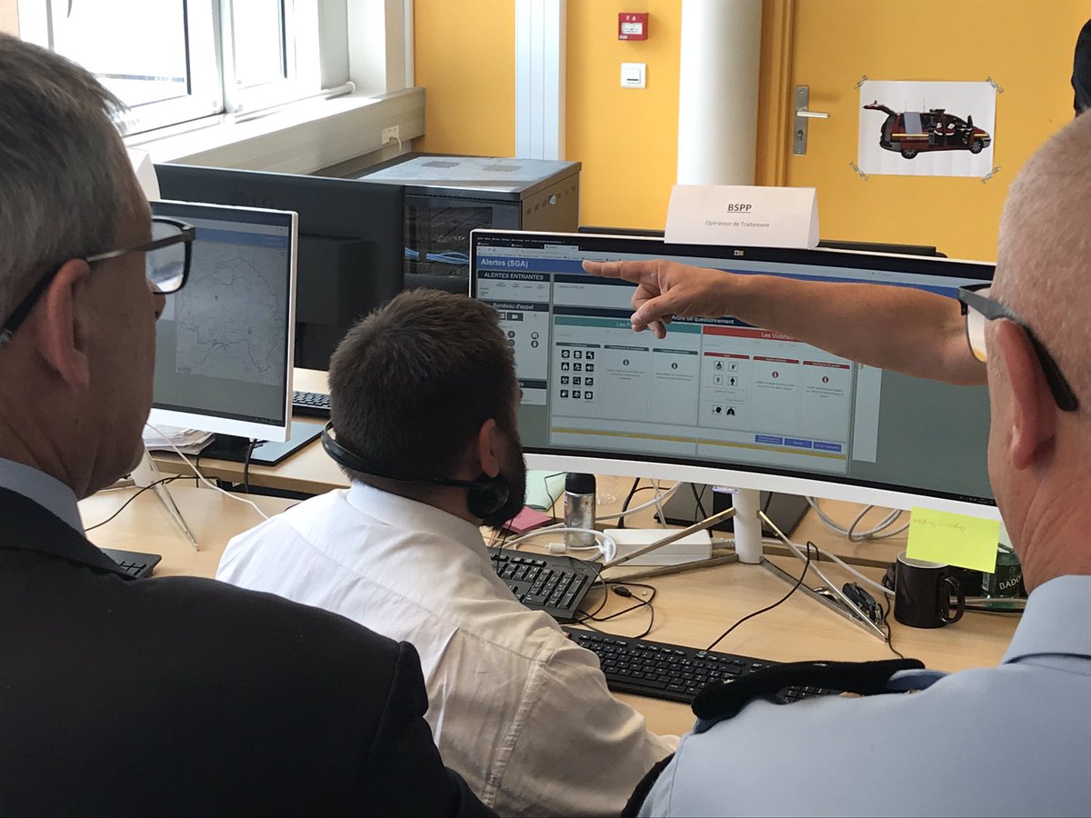 ANSC_Fr's tweet photo. Tweetlive #NexSIS scénario métier : 2 appels, le 1er pour un animal errant le 2nd pour une perte de connaissance - l’arbre décisionnel identifie un niveau d’#urgence à la situation et permet à l’opérateur d’envoyer les secours en priorité selon la situation décrite https://t.co/7RgrBCIkwj