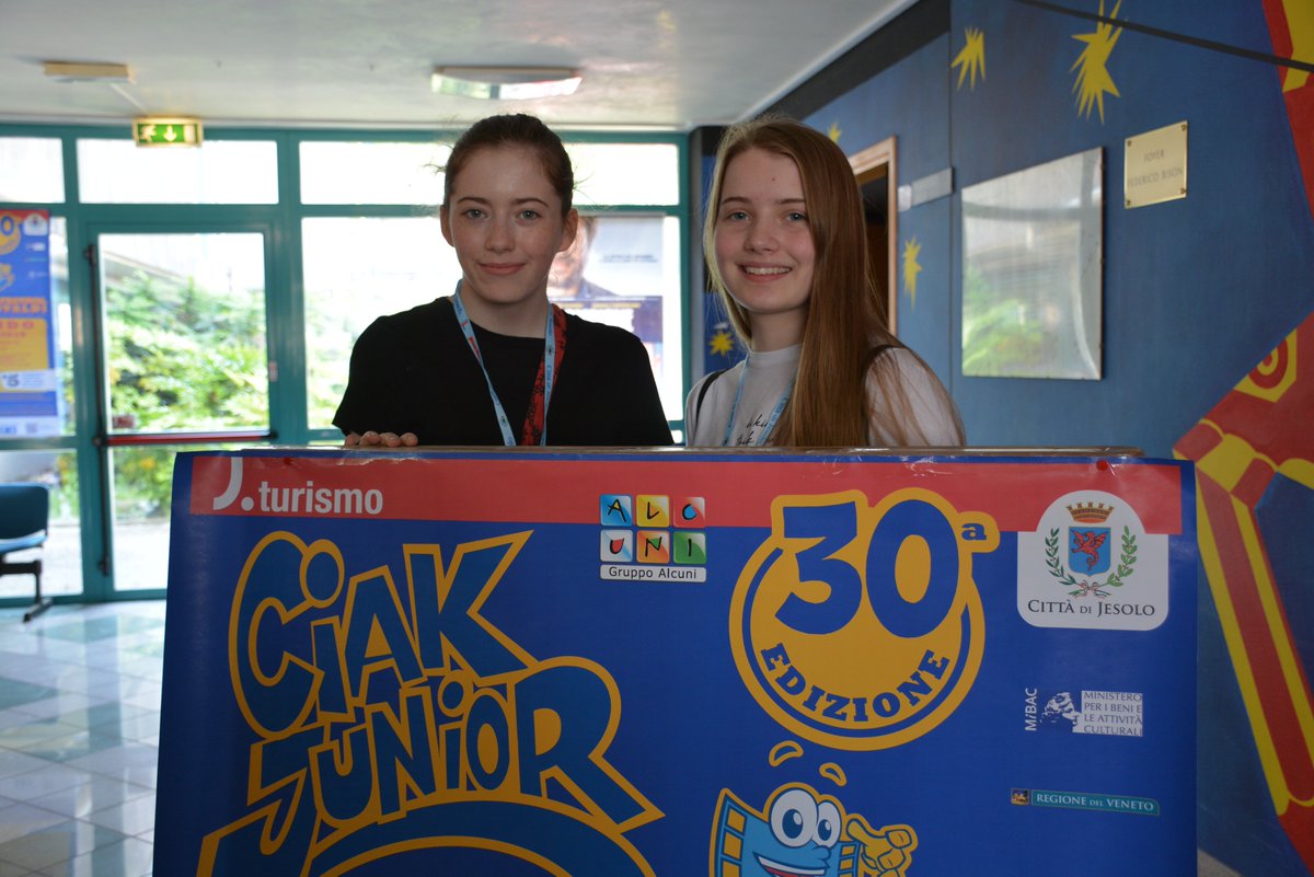 FilmGAlba's tweet photo. Turas air leth @LochaberHigh gu Fèis #CiakJunior san Eadailt! Grian, tràigh, filmichean, is bùithtean ann an deagh chuideachd – dè an còrr a dh’iarraidh tu?! 🇮🇹☀️🏖️📽️🛍️🎥🤝
#FilmG #Gàidhlig https://t.co/ohvg0Dh0EZ