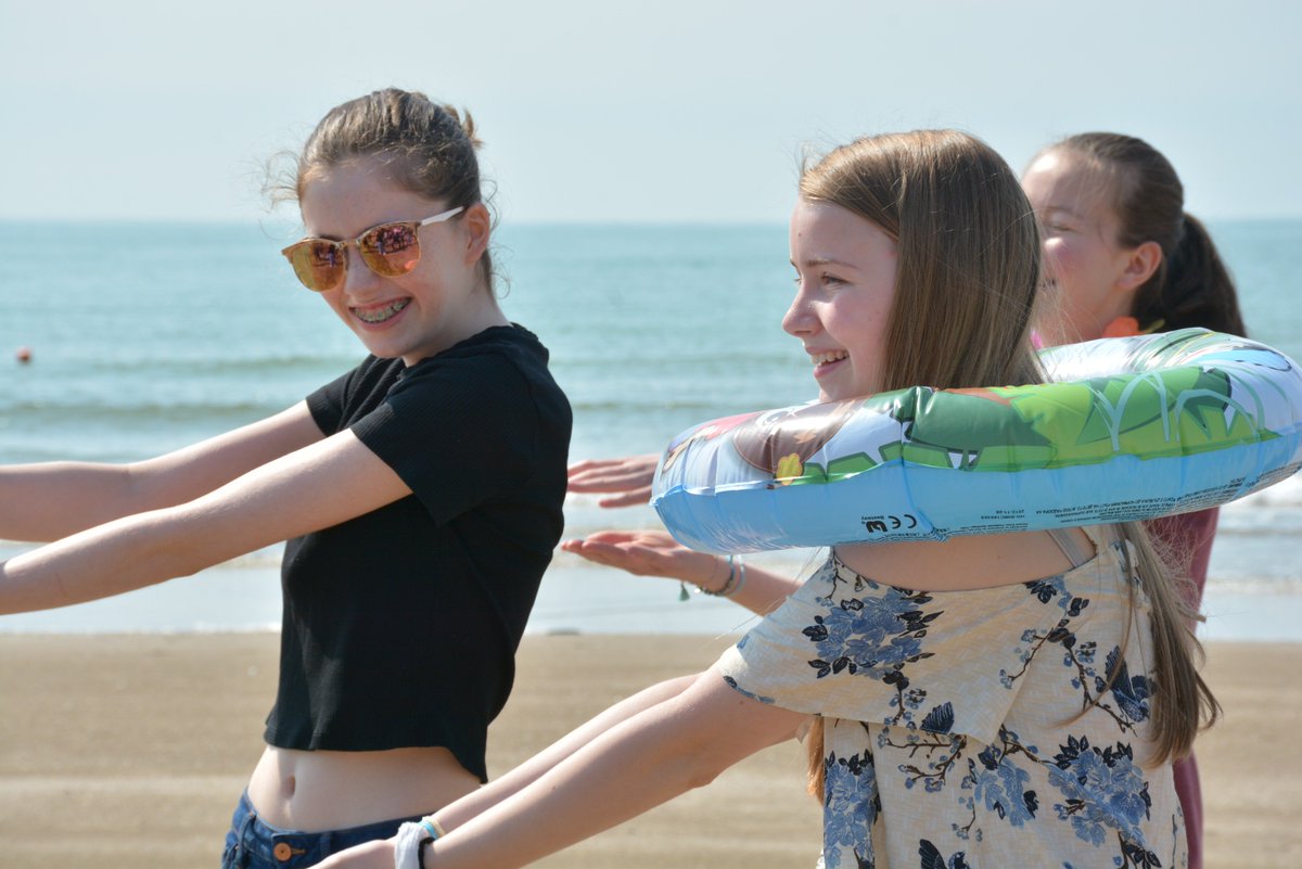 FilmGAlba's tweet photo. Turas air leth @LochaberHigh gu Fèis #CiakJunior san Eadailt! Grian, tràigh, filmichean, is bùithtean ann an deagh chuideachd – dè an còrr a dh’iarraidh tu?! 🇮🇹☀️🏖️📽️🛍️🎥🤝
#FilmG #Gàidhlig https://t.co/ohvg0Dh0EZ