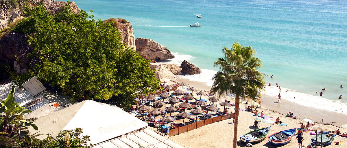 feelcostadelsol's tweet photo. If you're planning a summer trip to #CostaDelSol, you must try one of our most emblematic dishes: el Espeto de Sardinas 🐟🍽️🤩 Check out the best beach restaurants or chiringuitos for trying our famous grilled sardines 👉 https://t.co/IlDov7651G
@viveandalucia https://t.co/R7tQdXld6A