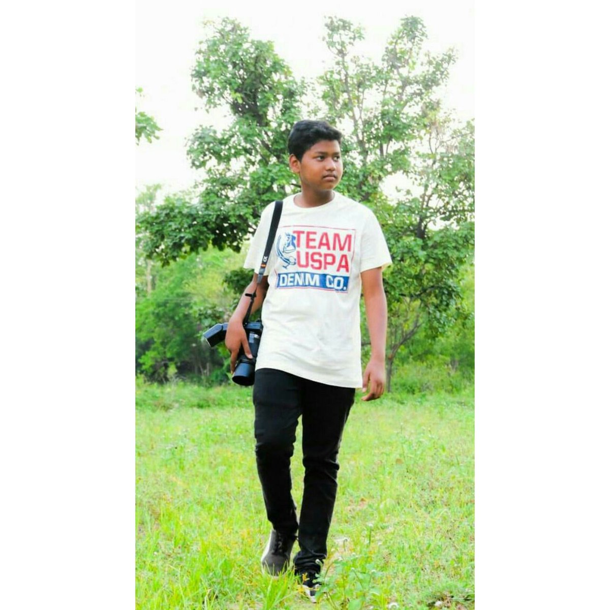 santhalworld's tweet photo. #santhal #sarna #Kora
@santhal_world ➡@hembrom__photography_
🏡 👉#balasore #Orissa
#westernwear #wear 💕 💕
 #portrait photography💕💕
#dslr#camera
#casualstyle #getup 👌 ade chehra💕💕
👌 jhakas kora 👦
#santhali #Kora #share #comments
#johar 🙏 #marang_buru_hirla https://t.co/LtoqxILVFU