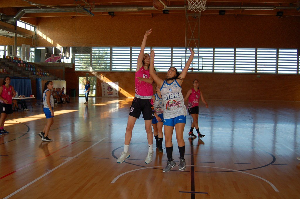 EL MENA SEGUROS CIERRA LA TEMPORADA GANANDO A MÁLAGA BASKET cbcostamarbella.com/2019/05/el-men…