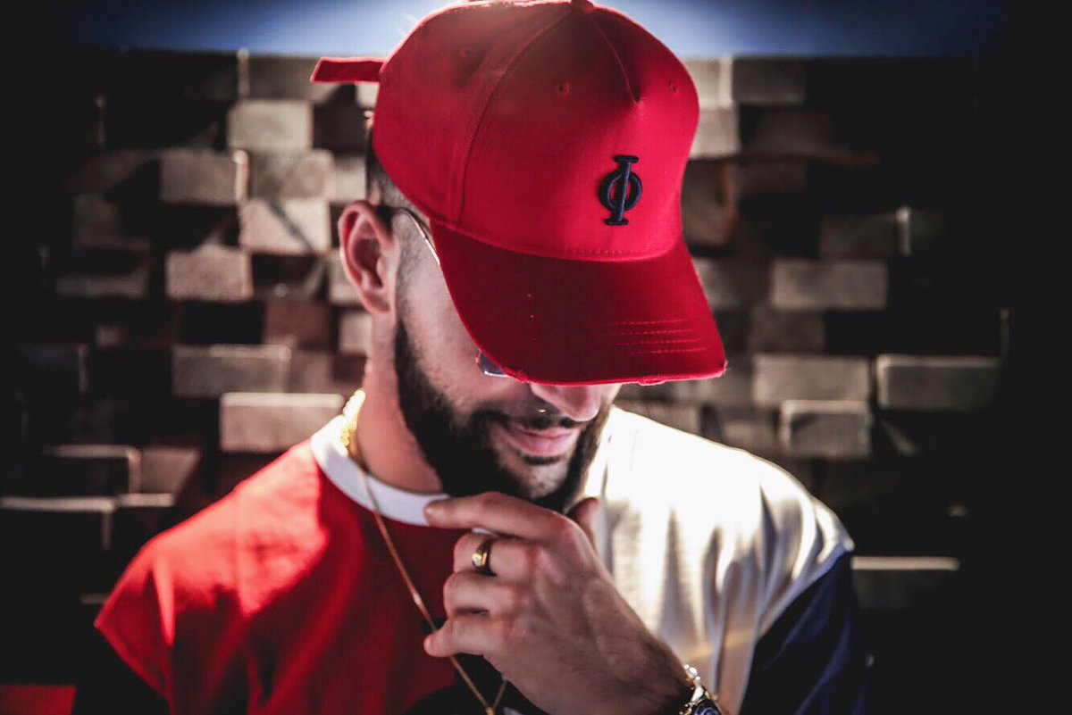 Our Red Distressed Cap is nearly sold out! Get yours now before they’re gone.. 
Only at timeisnowuk.com